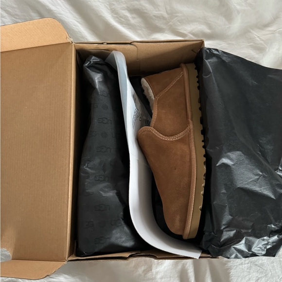 UGG Slippers - Men’s Brand New (in box) Size 10 - Picture 4 of 4
